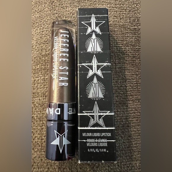 Jeffree Star Cosmetics JSC Velour
Liquid Lipstick in Shane Full Size
New In Box - Picture 3 of 5